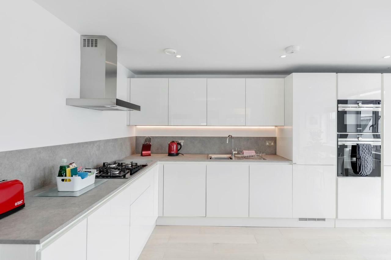 Roomspace Serviced Apartments- Walpole Court Ealing Buitenkant foto