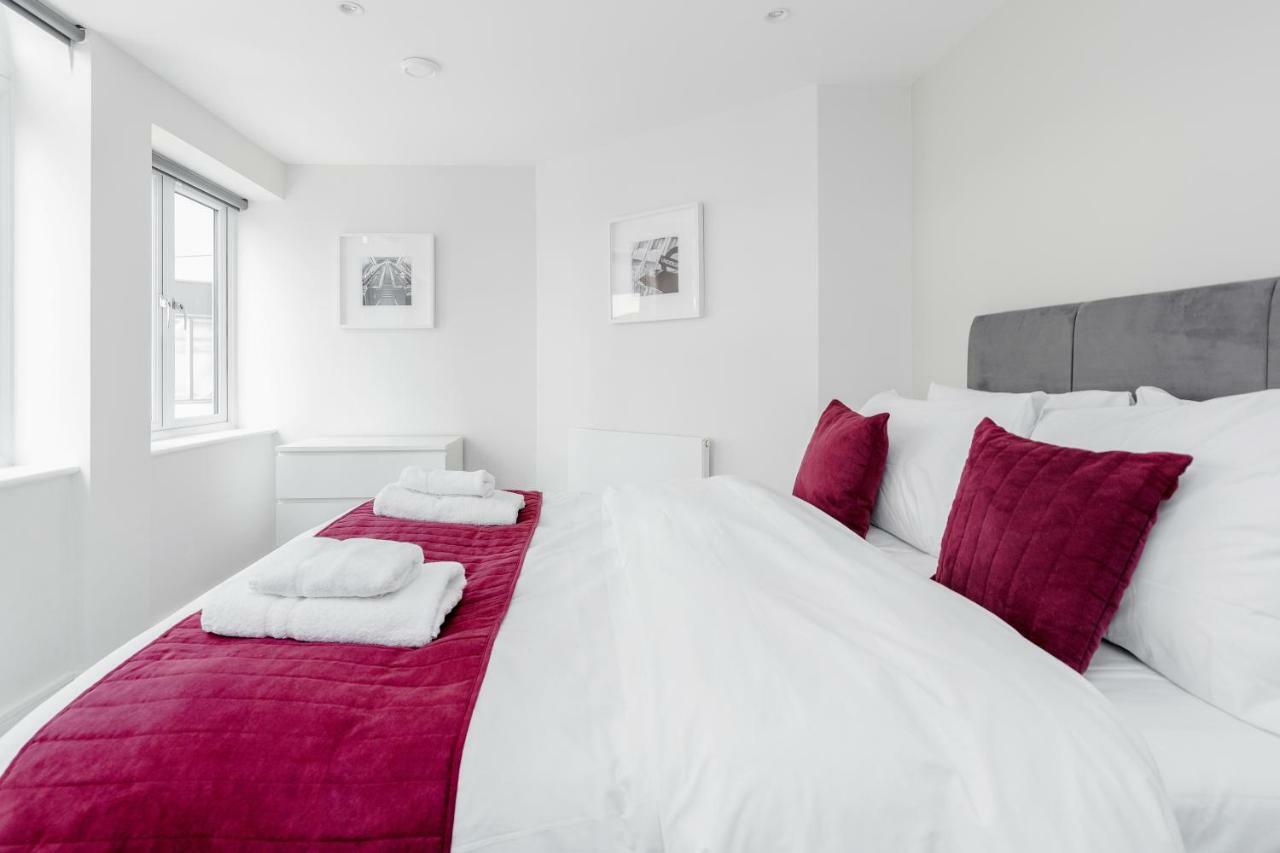 Roomspace Serviced Apartments- Walpole Court Ealing Buitenkant foto