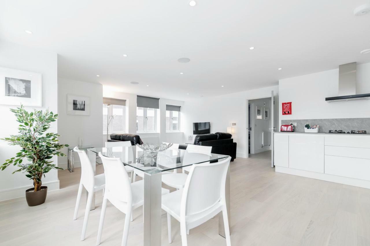 Roomspace Serviced Apartments- Walpole Court Ealing Buitenkant foto